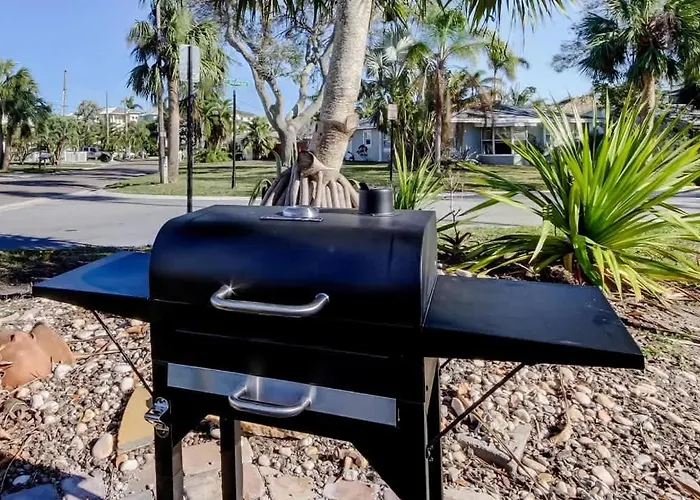 Work Remotely On Indian Rocks - Walk 2 3* Clearwater Beach