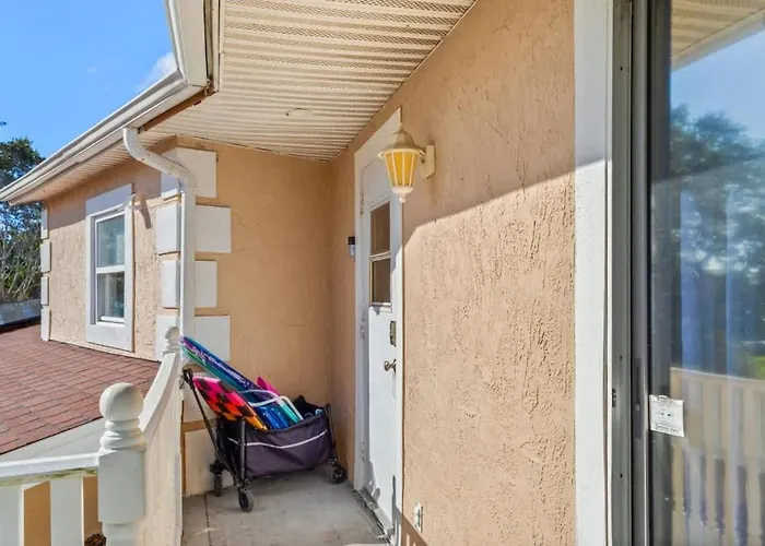 Apartment Work Remotely On Indian Rocks - Walk 2 3*