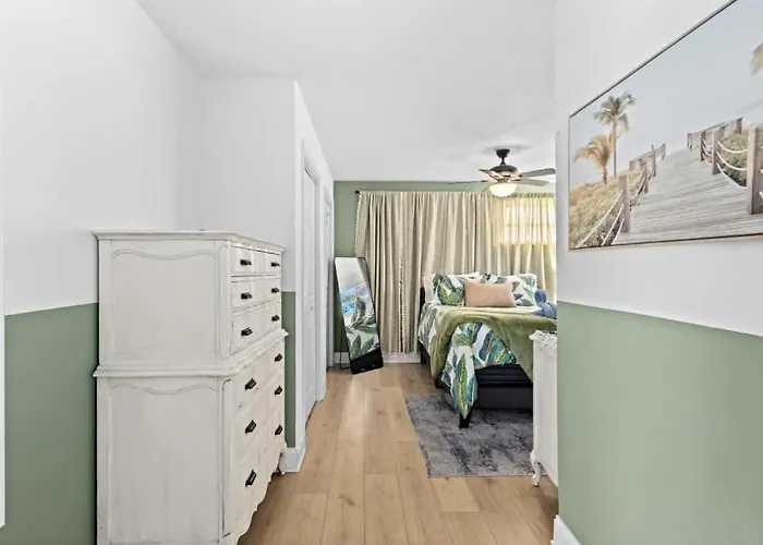 Apartment Work Remotely On Indian Rocks - Walk 2 3*